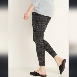 Old Navy Geometric Pattern Everyday Leggings